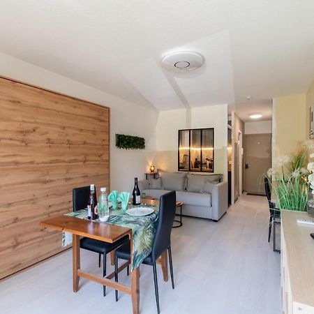 Ferienwohnung Les Flamants Roses - Studio Avec Balcon Nîmes Exterior foto